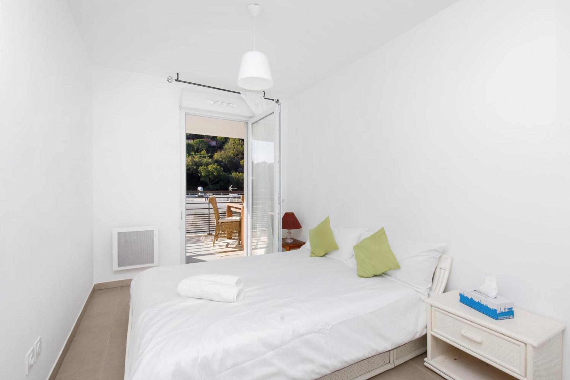 Lovely 2 Bedroom Condo With Pool Vallauris Zewnętrze zdjęcie