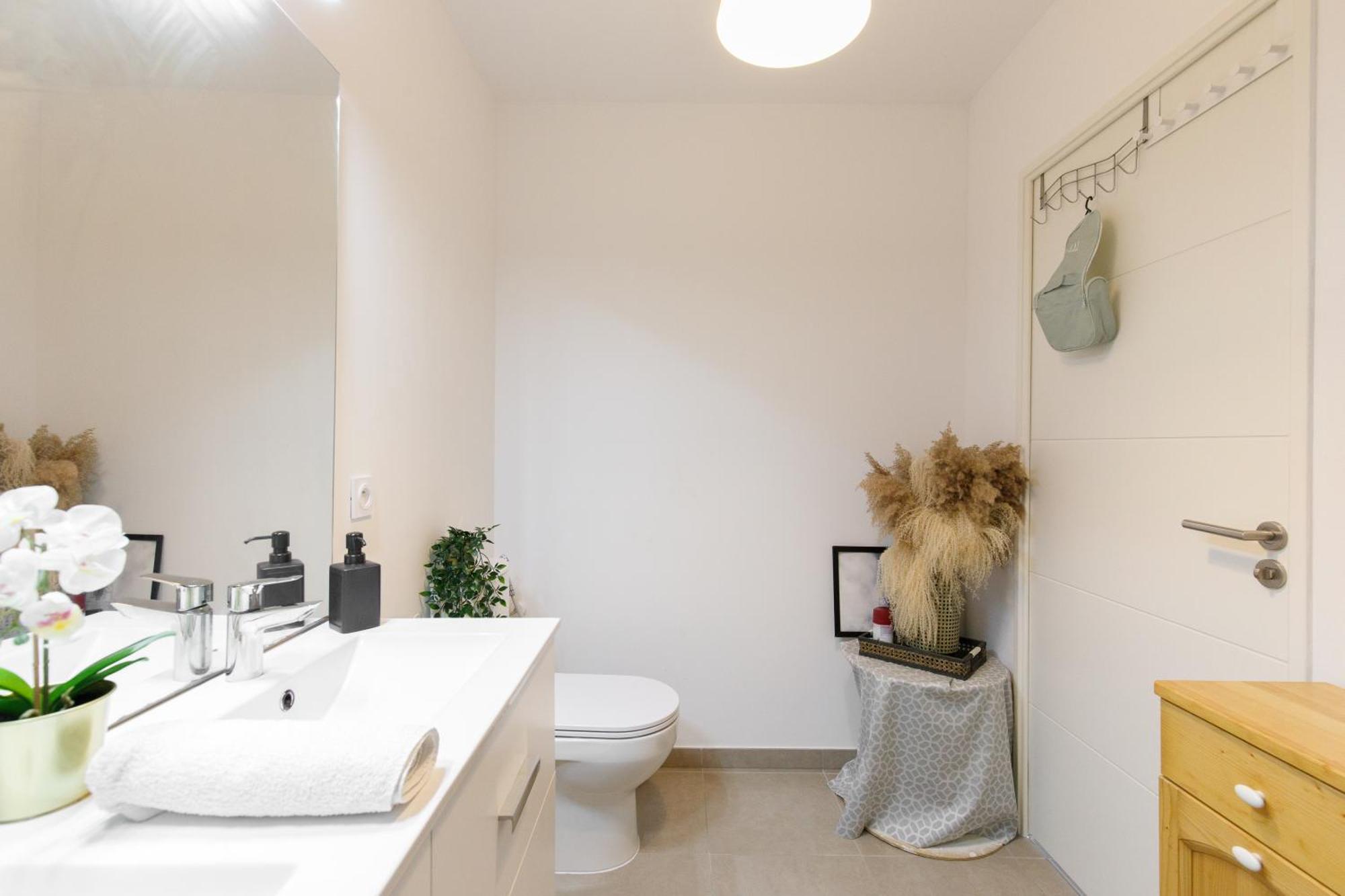 Lovely 2 Bedroom Condo With Pool Vallauris Zewnętrze zdjęcie