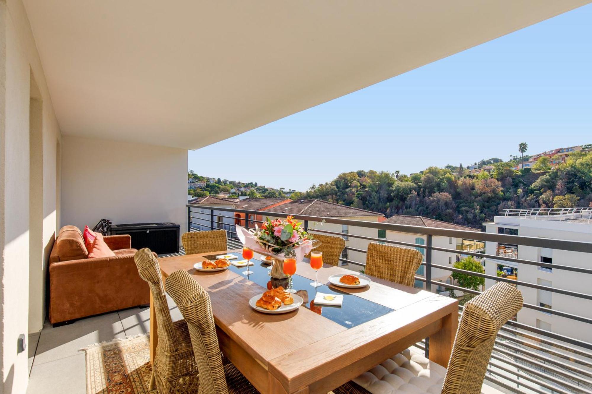 Lovely 2 Bedroom Condo With Pool Vallauris Zewnętrze zdjęcie