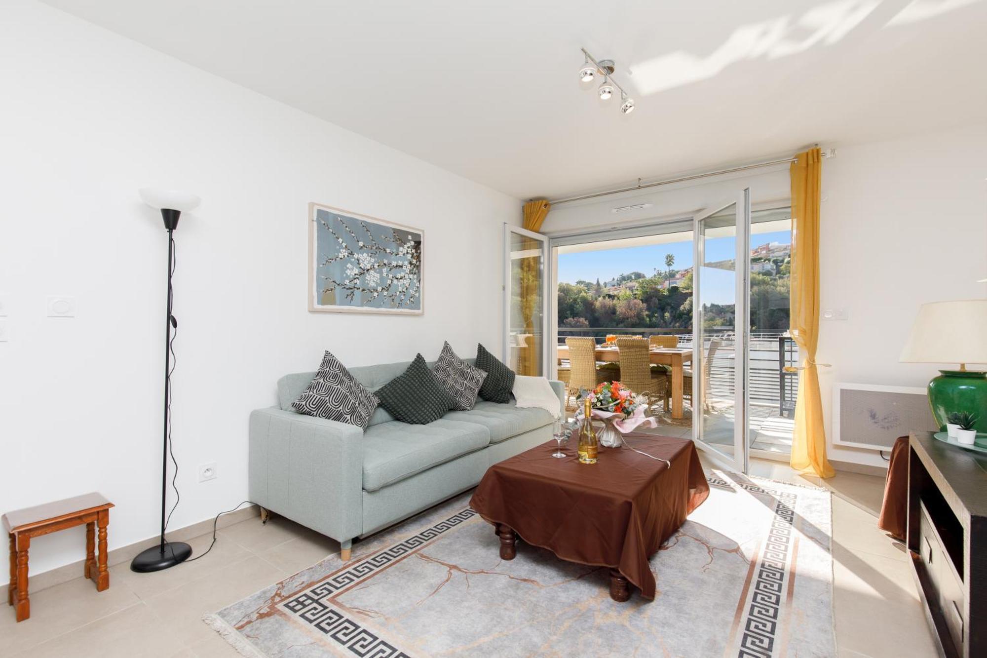 Lovely 2 Bedroom Condo With Pool Vallauris Zewnętrze zdjęcie