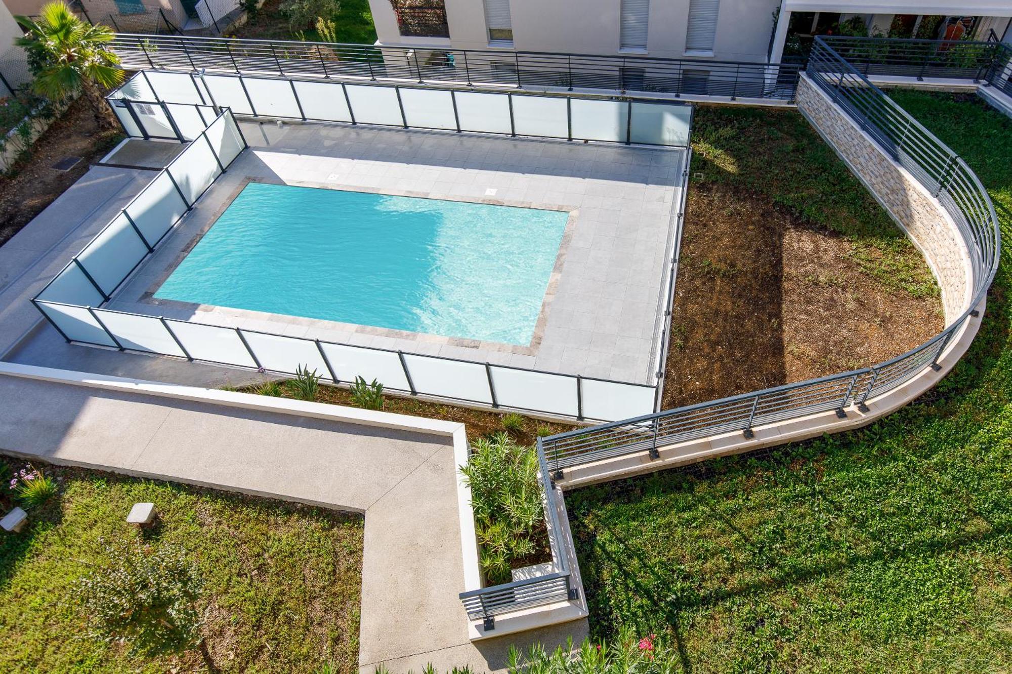 Lovely 2 Bedroom Condo With Pool Vallauris Zewnętrze zdjęcie